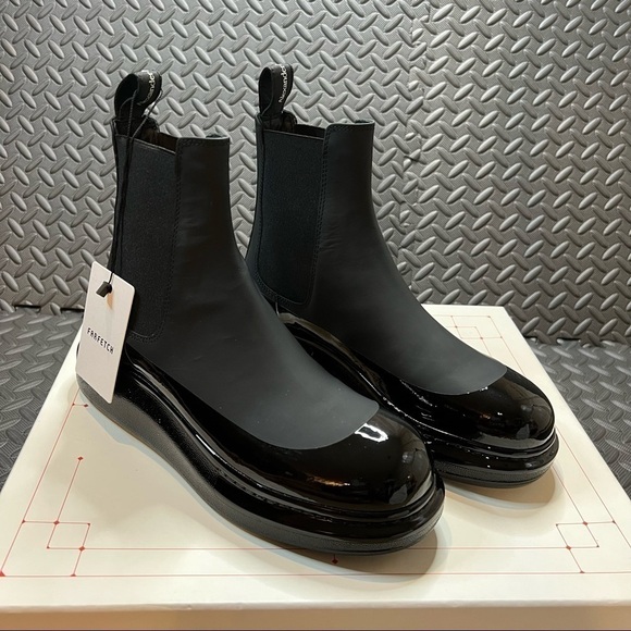 ALEXANDER MCQUEEN | Men’s Chunky Chelsea Boot *SOLD OUT EVERYWHERE* - Picture 1 of 12